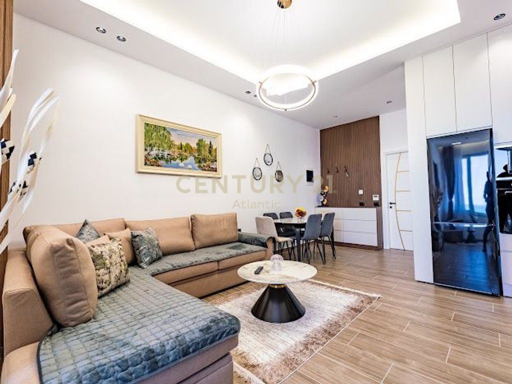 Shitet Super Apartament i Investuar 1+1 – 27-Katëshi, Vollga Durrës – Pamje Anësore Deti!!