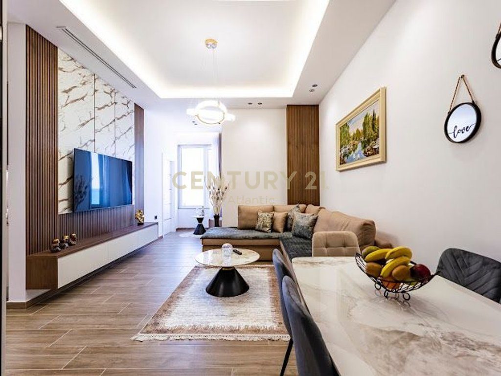 Shitet Super Apartament i Investuar 1+1 – 27-Katëshi, Vollga Durrës – Pamje Anësore Deti!!