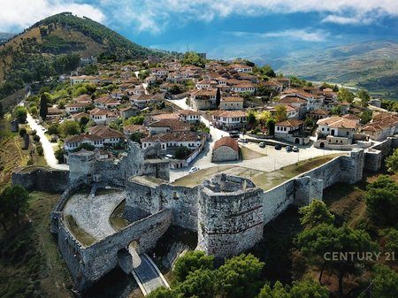 SHESIM APARTAMENT 2+1 ME OBORR NE BERAT!