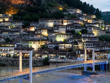 SHESIM APARTAMENT 2+1 ME OBORR NE BERAT!