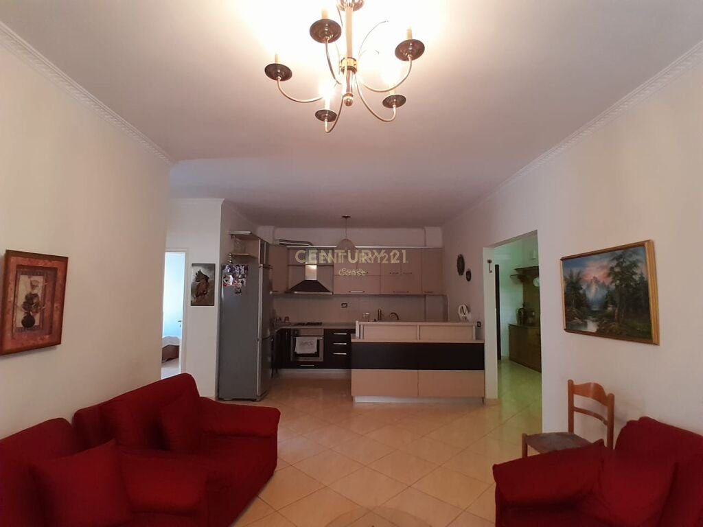 JAPIM ME QIRA APARTAMENT 2+1+2 NE BULEVARDIN ISMAIL QEMALI, VLORE