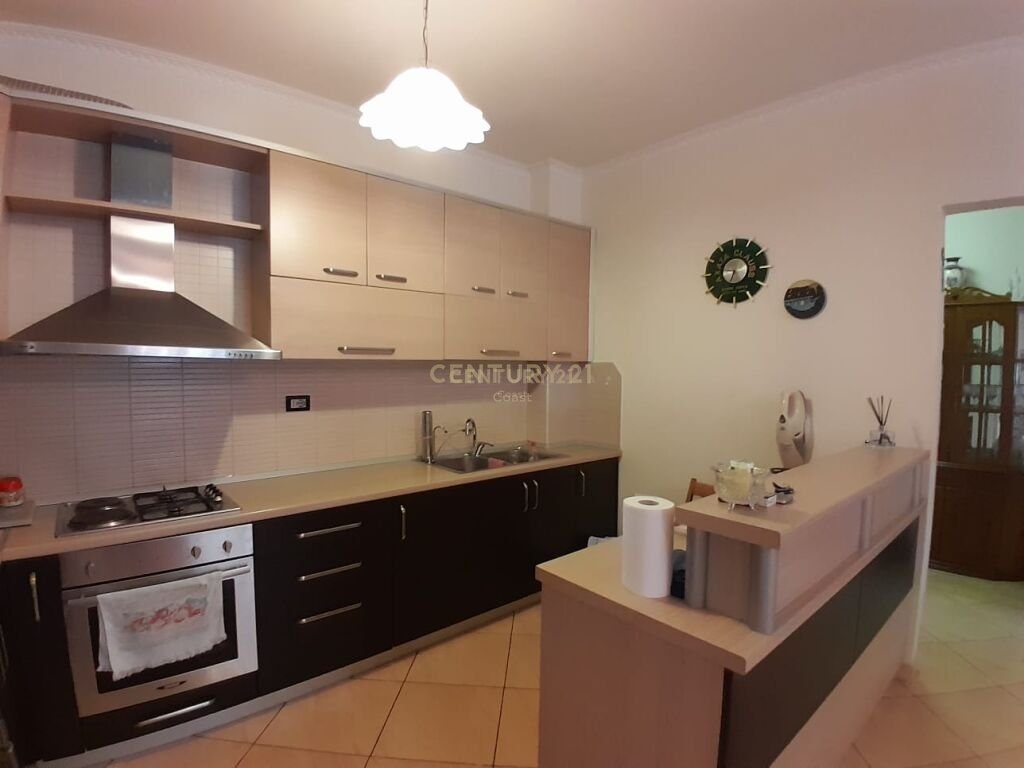 JAPIM ME QIRA APARTAMENT 2+1+2 NE BULEVARDIN ISMAIL QEMALI, VLORE