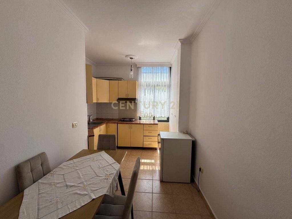 SHITET APARTAMENT 1+1 NE SHKEMBIN E KAVAJES, 150 M AFER DETIT !!!