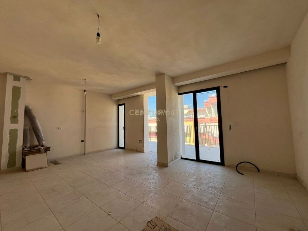 SHESIM APARTAMENT 2+1+2 NE RRUGEN E CIPAJVE NE VLORE!!!