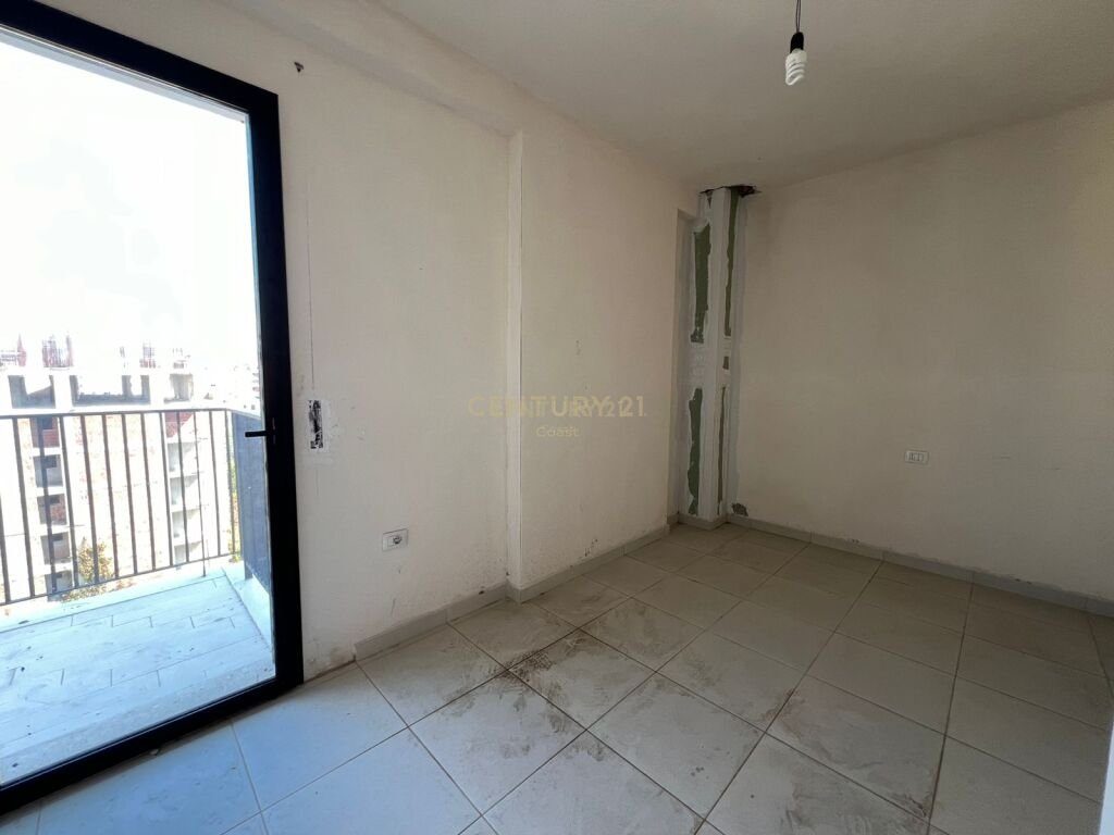 SHESIM APARTAMENT 2+1+2 NE RRUGEN E CIPAJVE NE VLORE!!!
