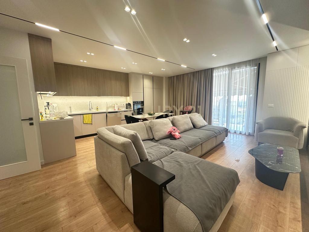 VET HOSPITAL, SHESIM APARTAMENT 2+1+2