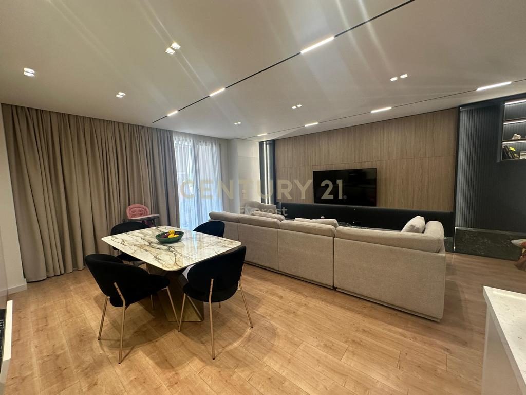 VET HOSPITAL, SHESIM APARTAMENT 2+1+2