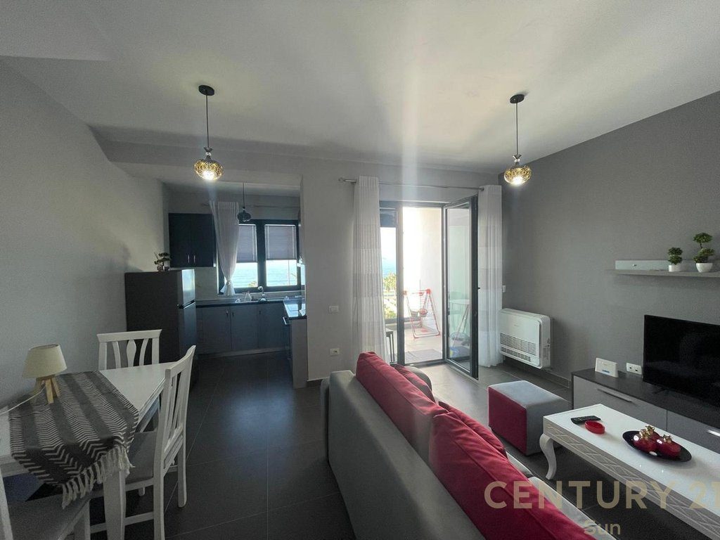 APARTAMENT 1+1 PER QIRA TEK RESTORANT GJURMA - VLORE!