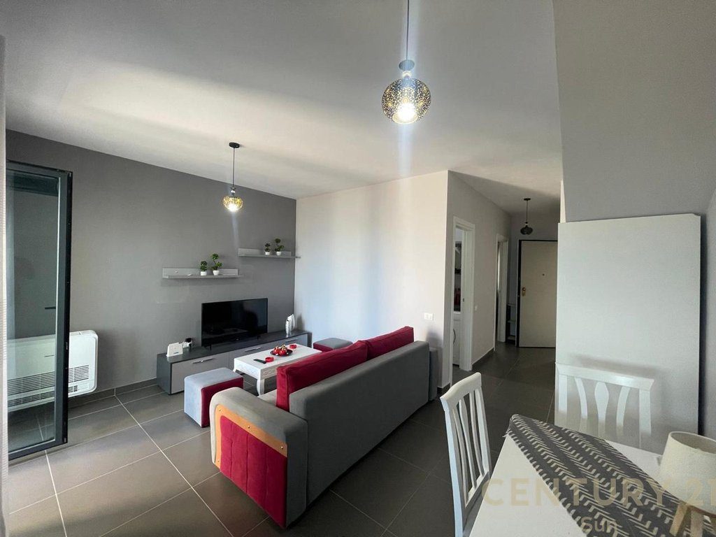 APARTAMENT 1+1 PER QIRA TEK RESTORANT GJURMA - VLORE!