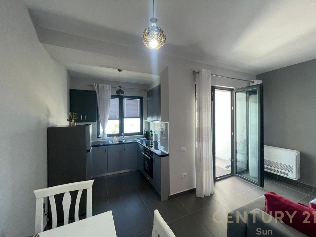 APARTAMENT 1+1 PER QIRA TEK RESTORANT GJURMA - VLORE!