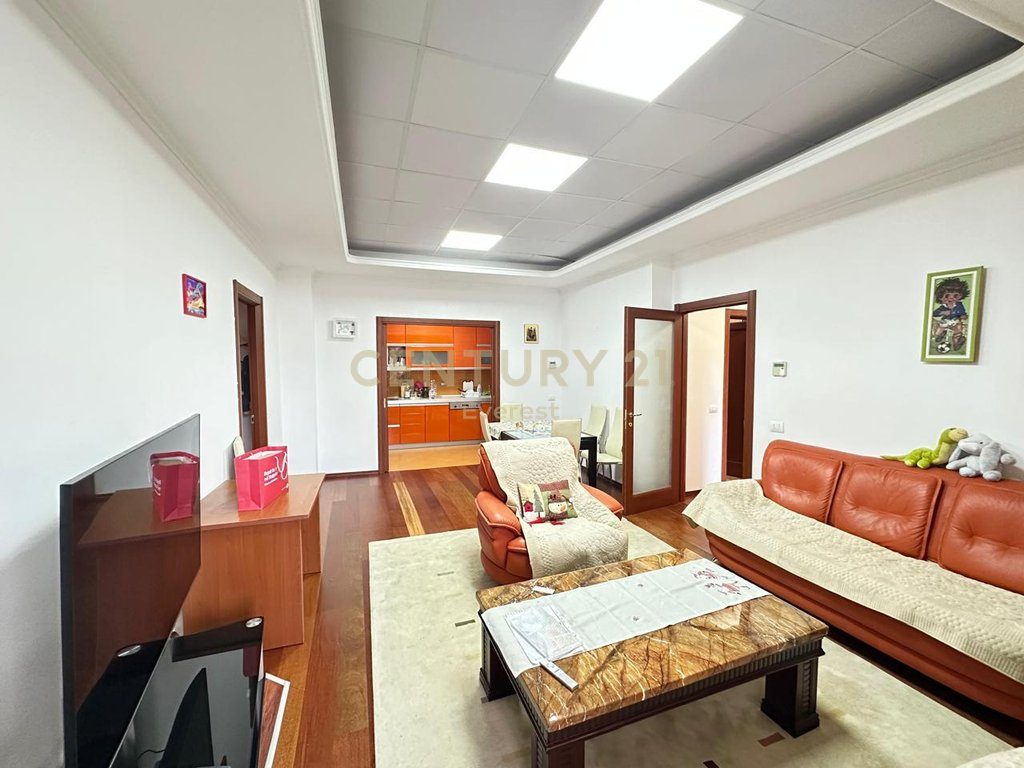RRUGA E BOGDANEVE, JAPIM ME QIRA APARTAMENT 3+1+2