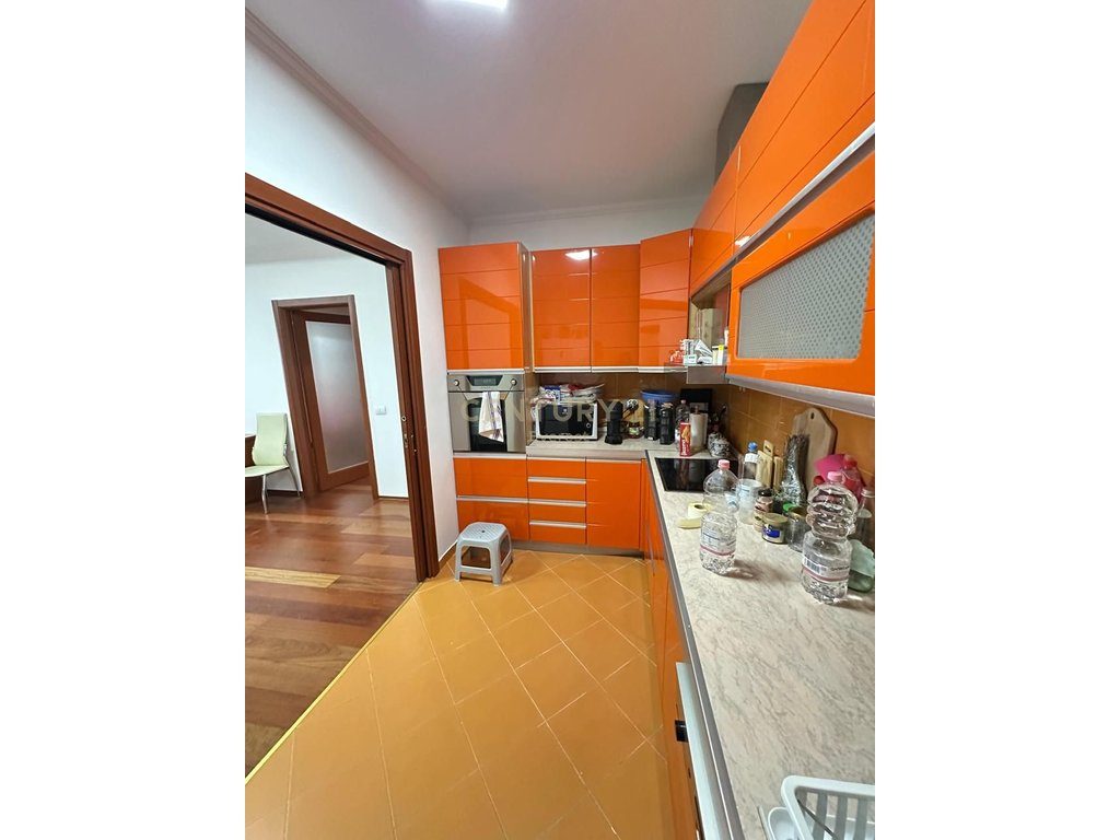 RRUGA E BOGDANEVE, JAPIM ME QIRA APARTAMENT 3+1+2