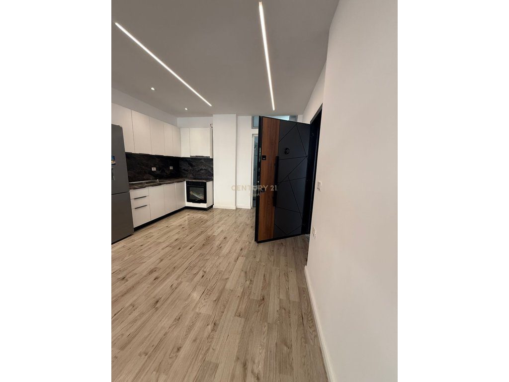SHITET APARTAMENT 1+1 ,NE AFERSI TE BULEVARDIT "VLORE-SKELE"