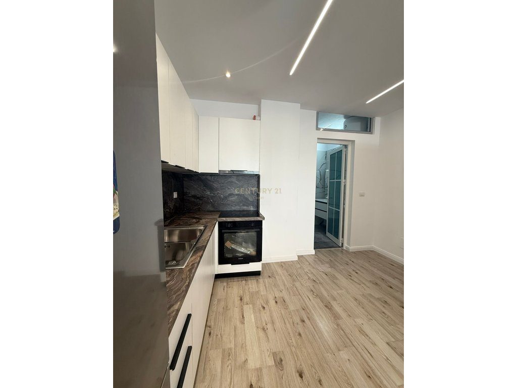SHITET APARTAMENT 1+1 ,NE AFERSI TE BULEVARDIT "VLORE-SKELE"