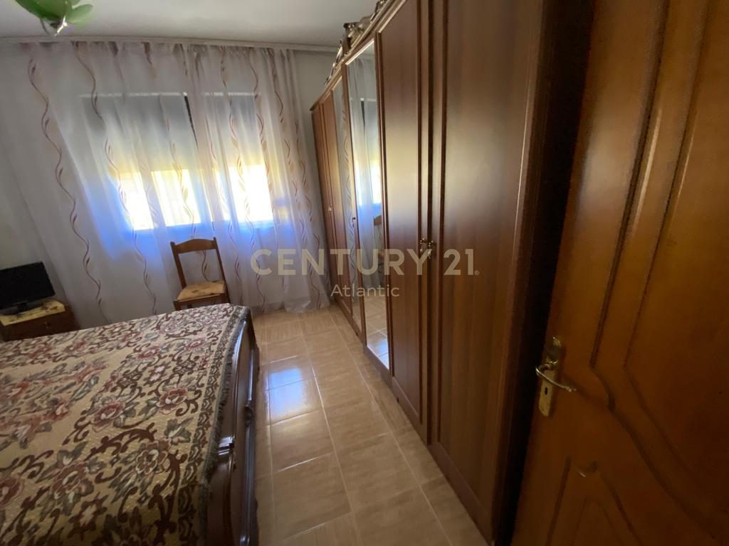SHITET APARTAMENT 2+1 PRANE PARKUT VALA !!