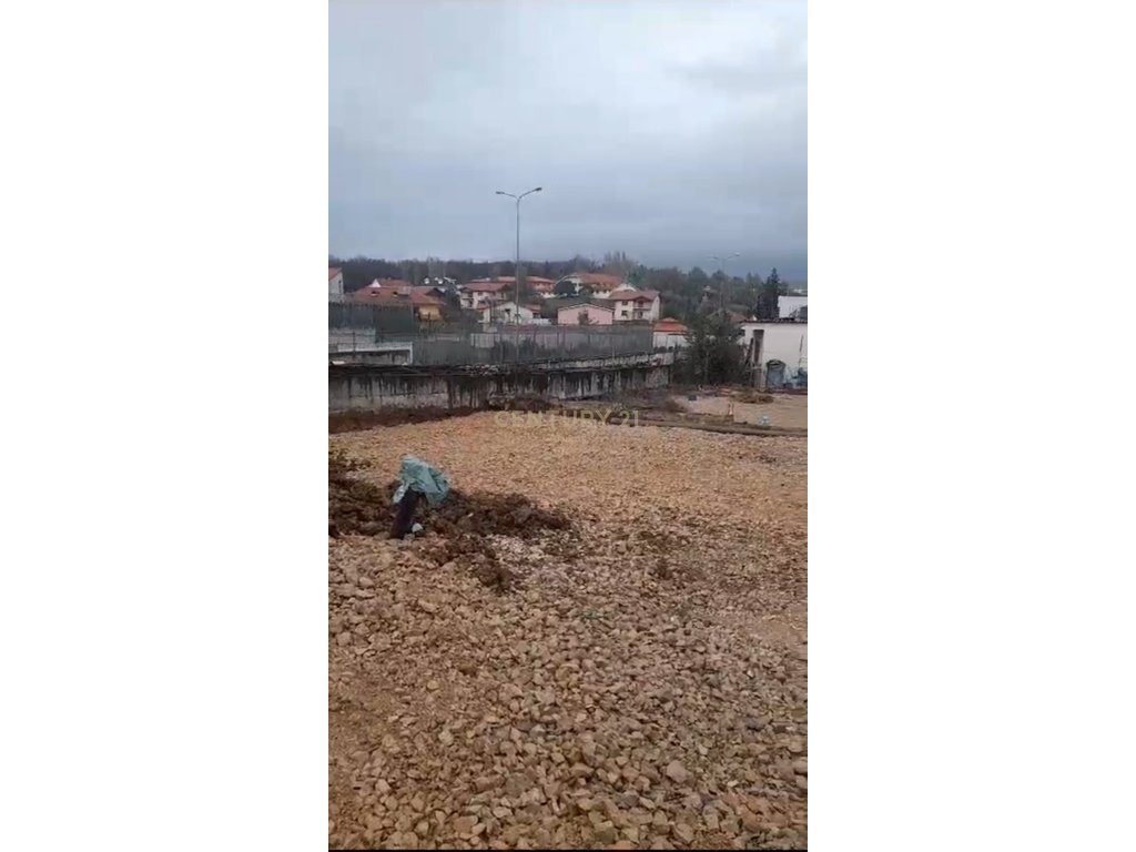 Tokë Për Shitje në zonen e Saukut te Vjetër