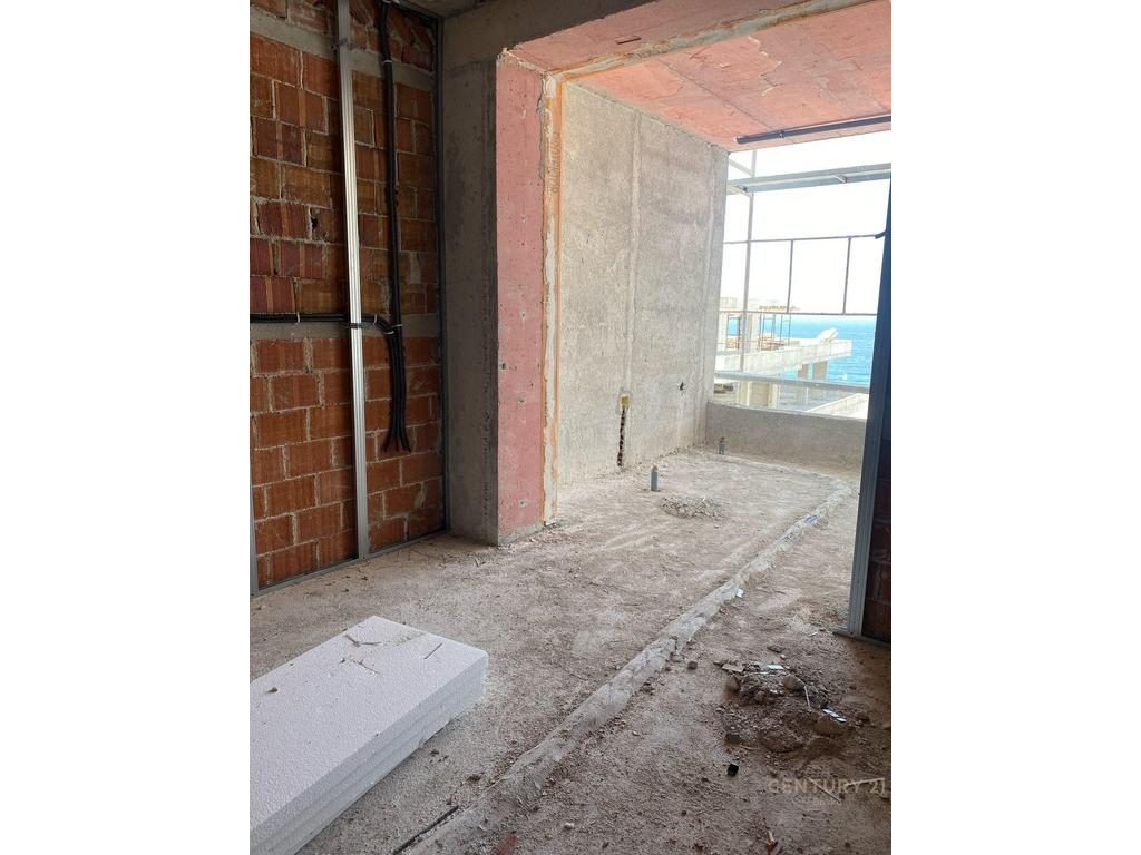 SHITET APARTAMENT 2+1+2 , SARANDE