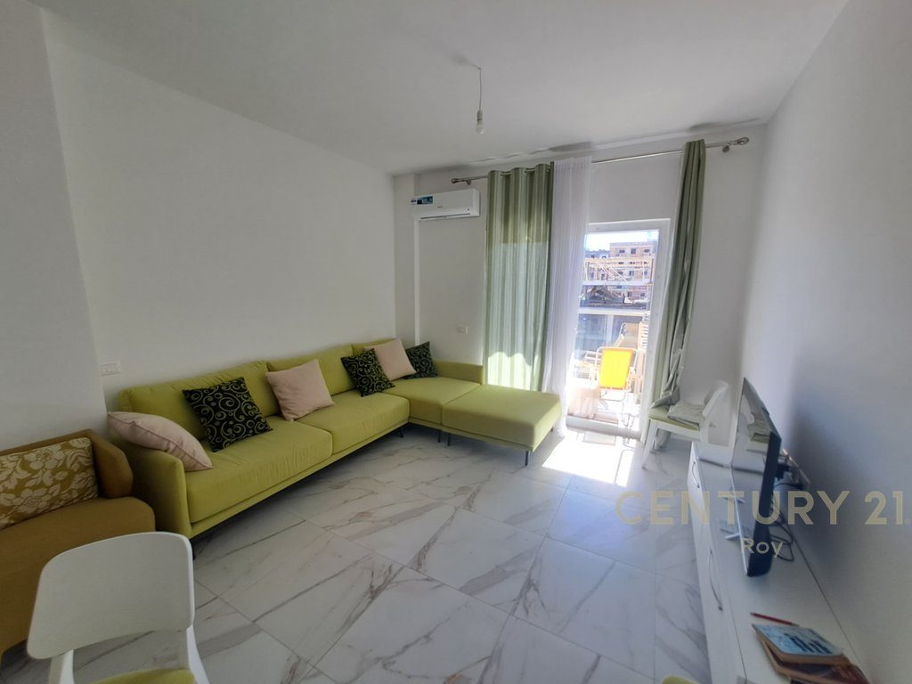 Shitet  Apartament 1+1 ne Pallat te ri te 2025 ne Golem !!!