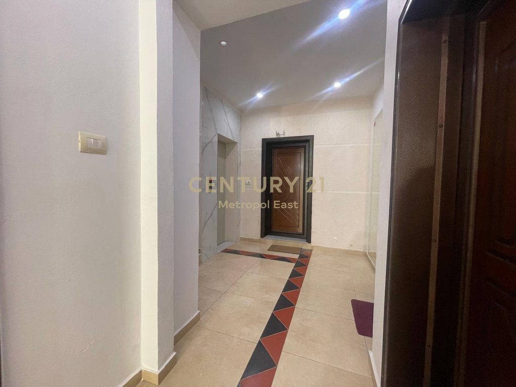 SHITET APARTAMENT1+1 ME PAMJE NGA DETI NE ZONEN TURISTIKE TE SARANDES