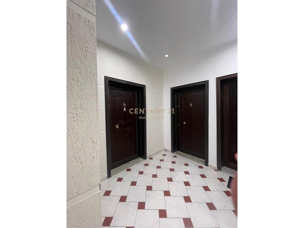 SHITET APARTAMENT1+1 ME PAMJE NGA DETI NE ZONEN TURISTIKE TE SARANDES