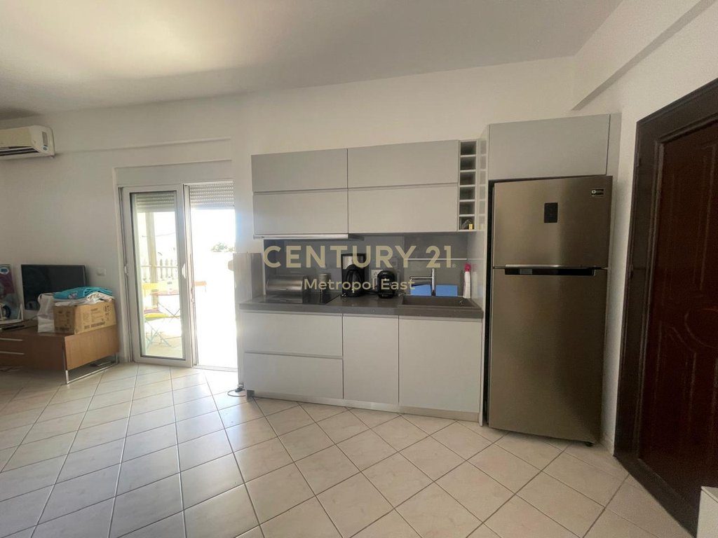 SHITET APARTAMENT1+1 ME PAMJE NGA DETI NE ZONEN TURISTIKE TE SARANDES