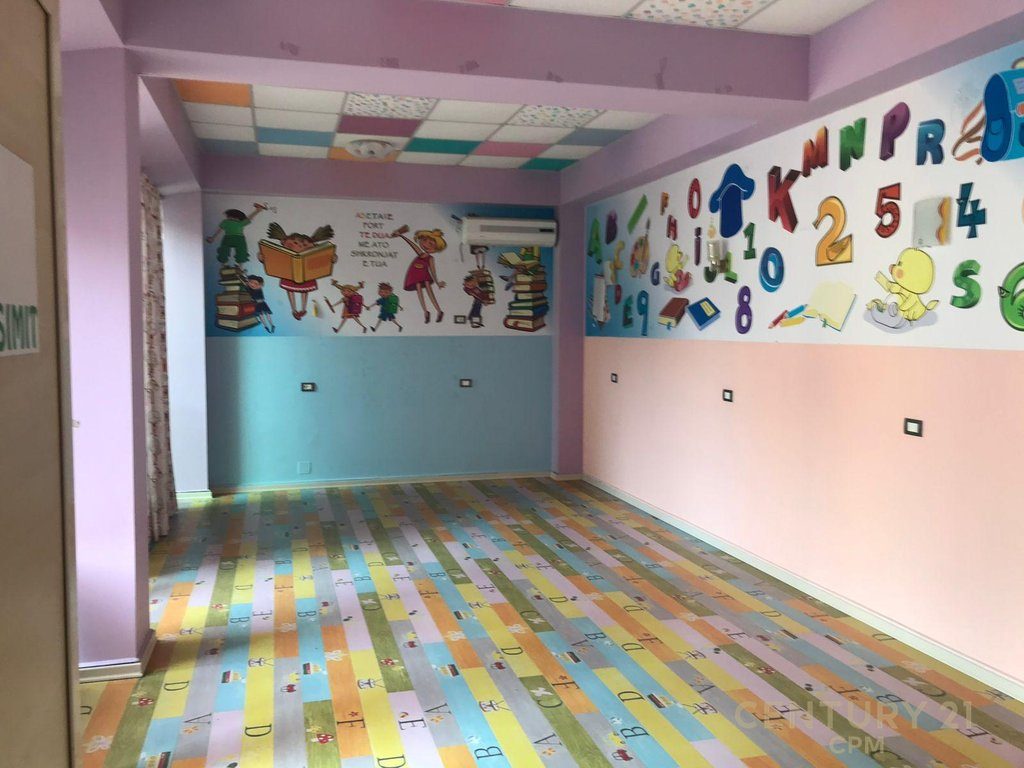 Ambient komercial per Qira në Plazh Iliria, Durrës - 800€ | 250 m²