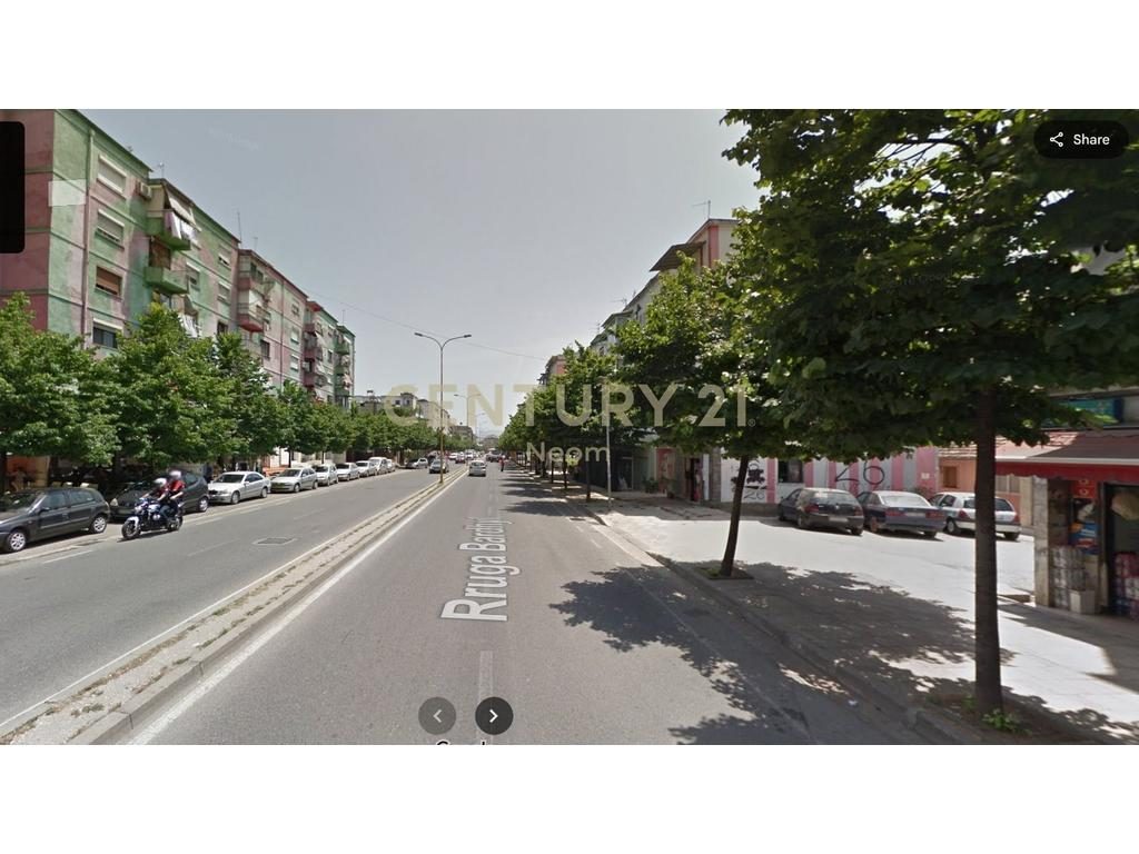Ambient Komercial për Shitje – Rruga Bardhyl, Buzë Rruge, 180 m²