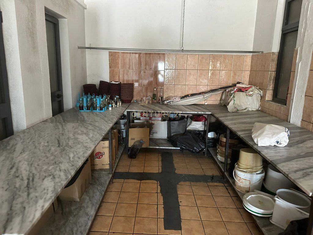 Jepet me qira Bar- Restorant ne Sharre