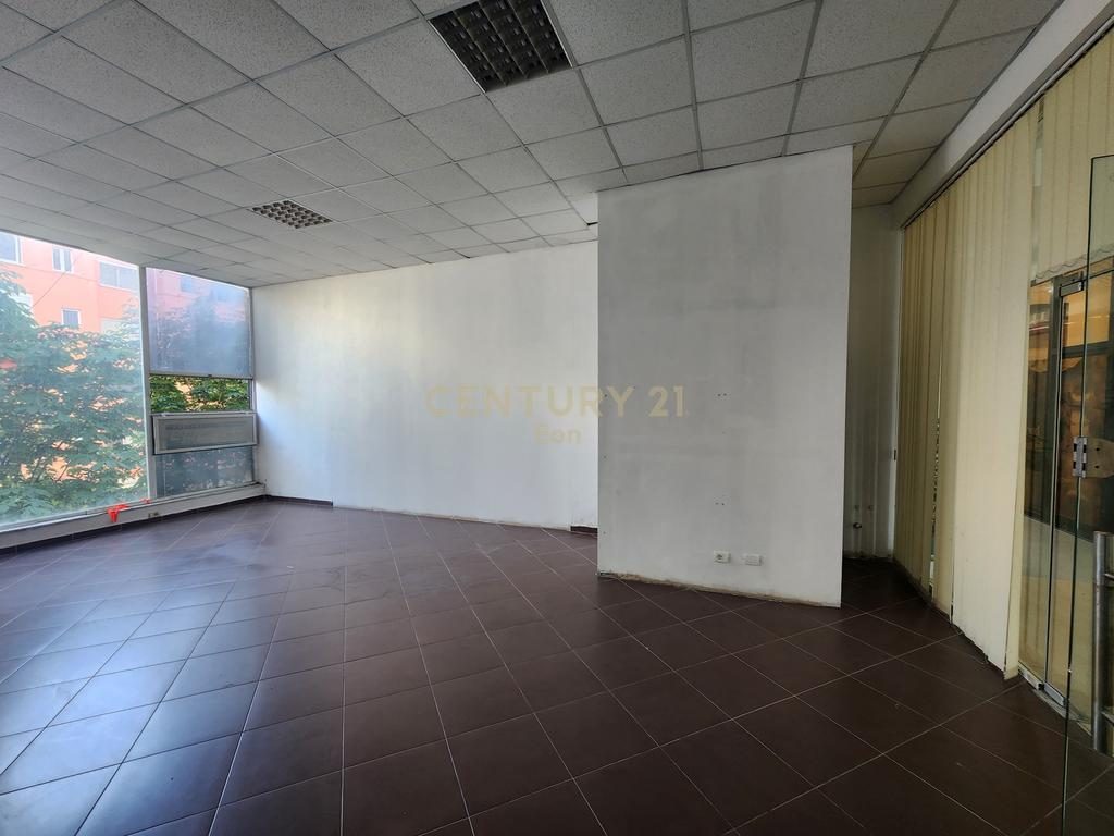 Ambient për Shitje prane Spitalit, Durrës - 120000€ | 60.67 m²