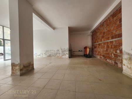 Jepet Me Qira Ambient Komercial Ne Zonen E Freskut!