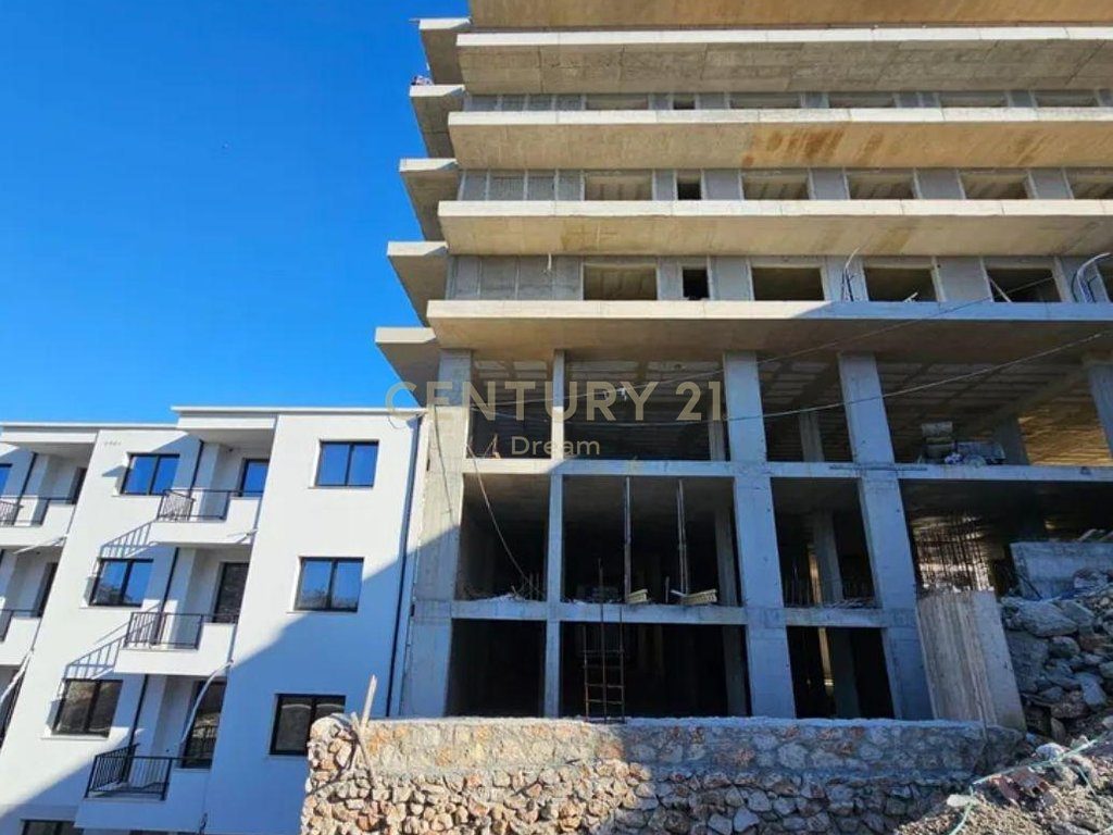 SHITET APARTAMENT 2+1 TEK UJI I FTOHTE NE VLORE ‼️