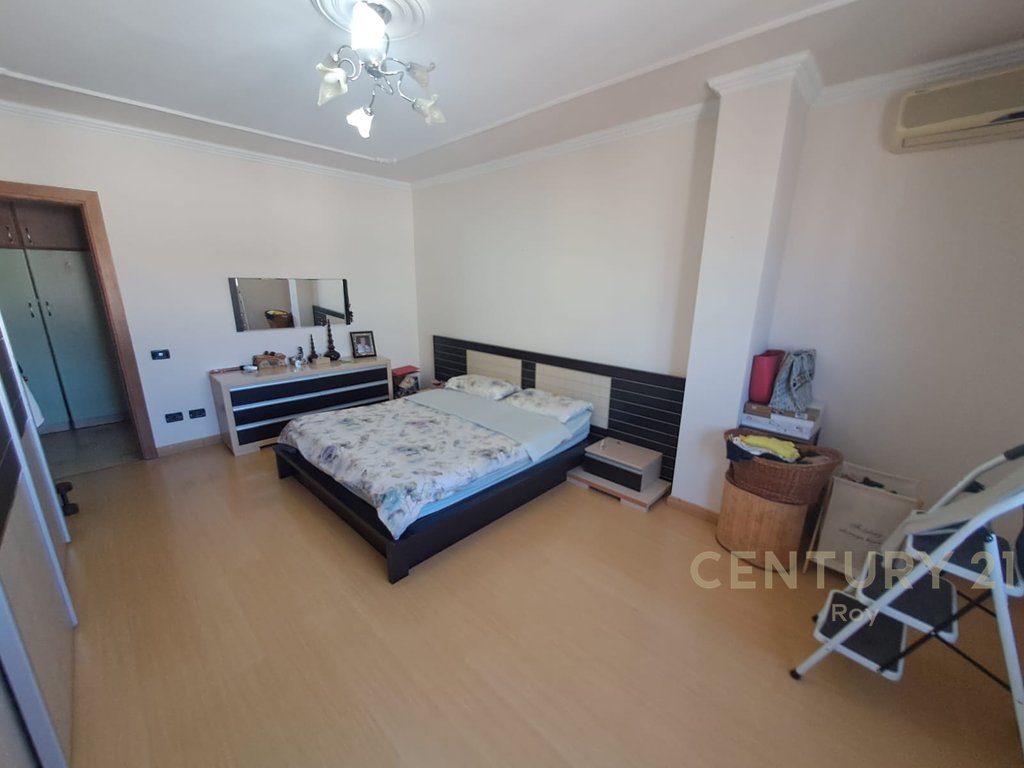 SHITET APARTAMENT 4+1+2 NE LAGJEN nr.6 AFER KOPSHTIT SOTIR NOKA.!!