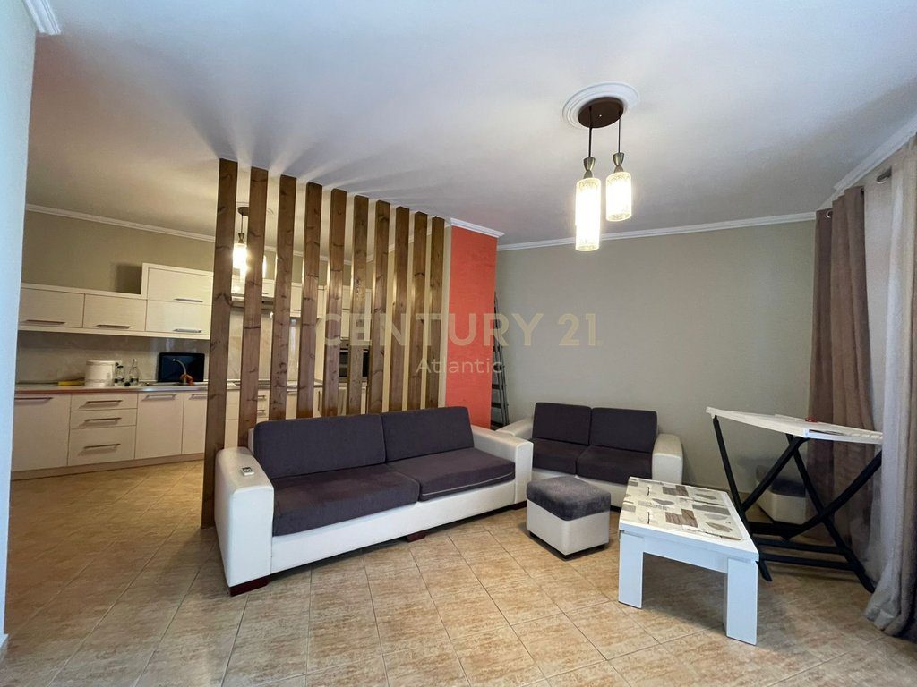 SHITET  APARTAMENT NE VIJE TE PARE ME PAMJE NGA DETI TEK SHKEMBI I KAVAJES, DURRES!!