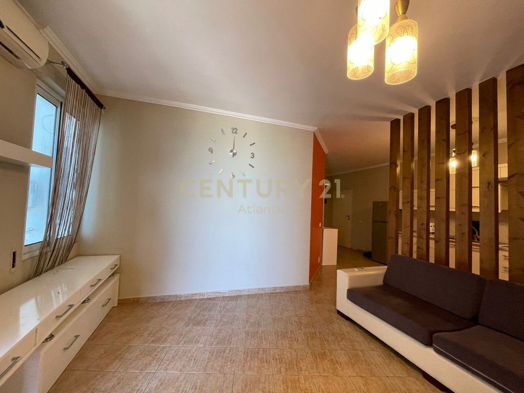 SHITET  APARTAMENT NE VIJE TE PARE ME PAMJE NGA DETI TEK SHKEMBI I KAVAJES, DURRES!!