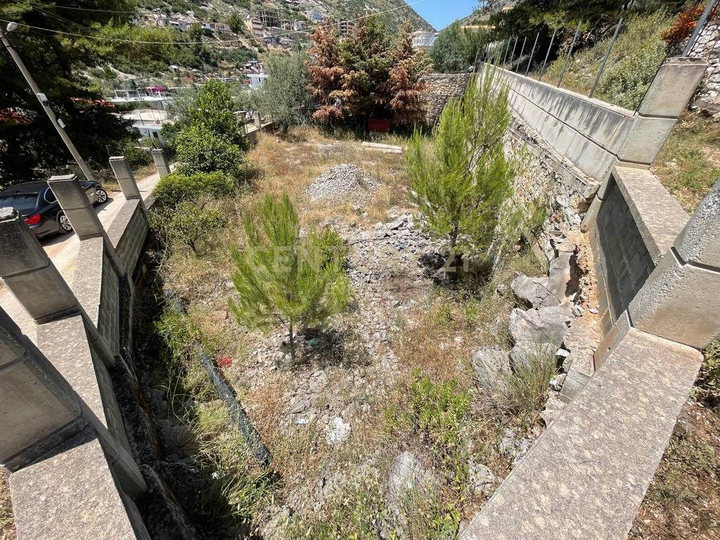 SARANDE, TOKE TRUALL PER SHITJE