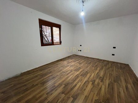 Ambient Komercial per shitje tek Rruga Sami Frasheri