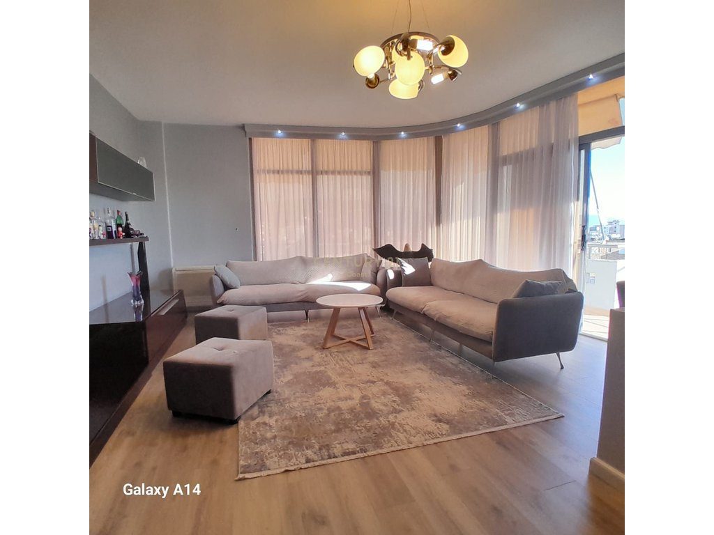 SHITET!!!  SUPER  APARTAMENT 2+1, TE "RRUGA E RE"