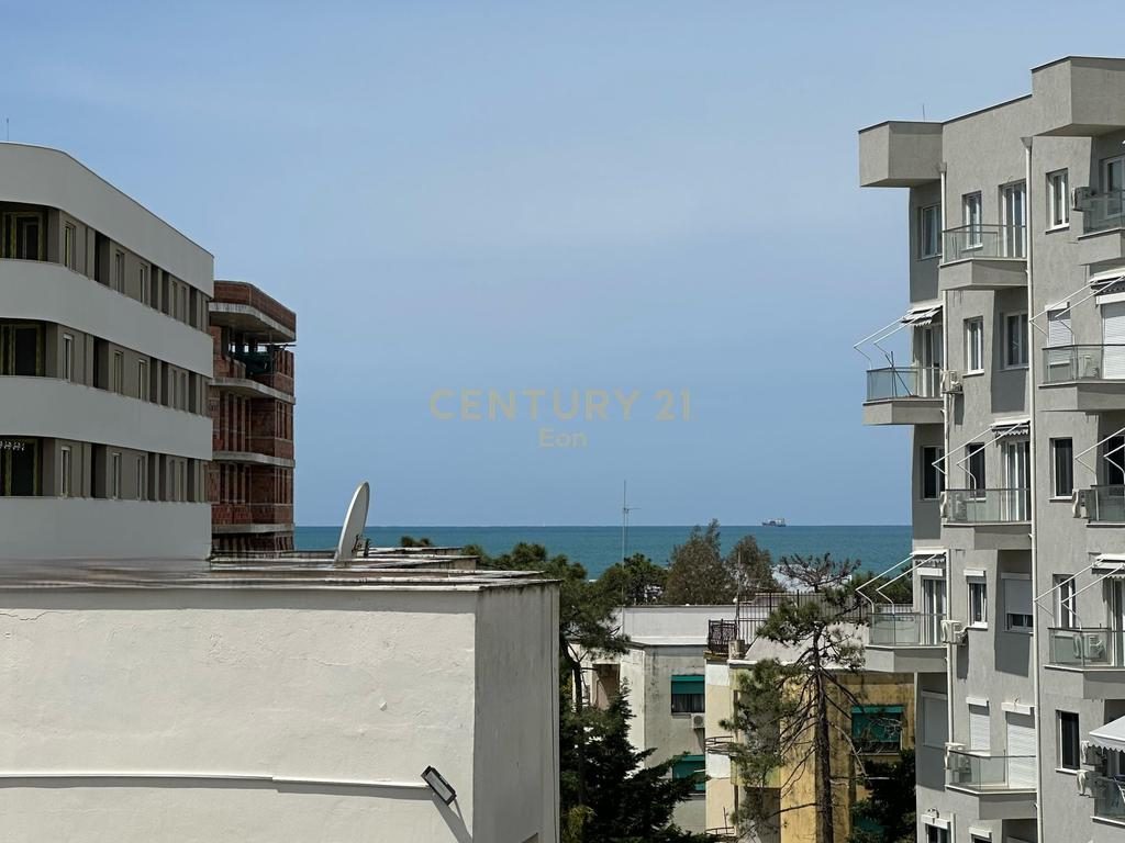 Shitet apartament 2+1 me pamje nga deti dhe verandë në Golem, Kavajë!