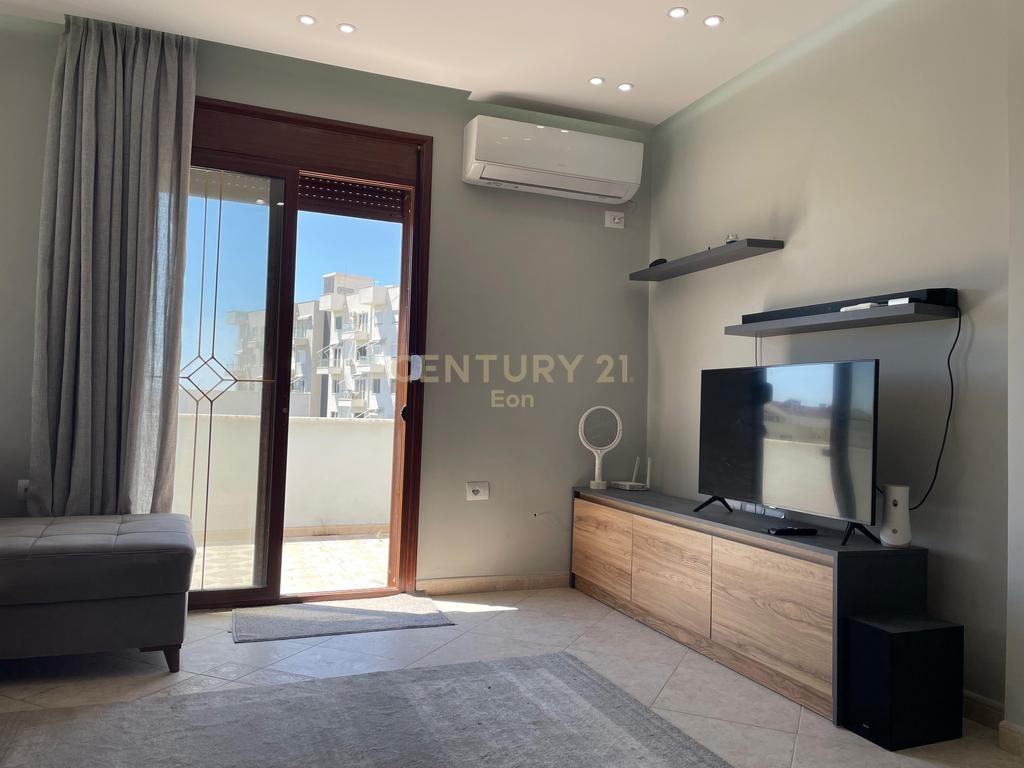 Shitet apartament 2+1 me pamje nga deti dhe verandë në Golem, Kavajë!
