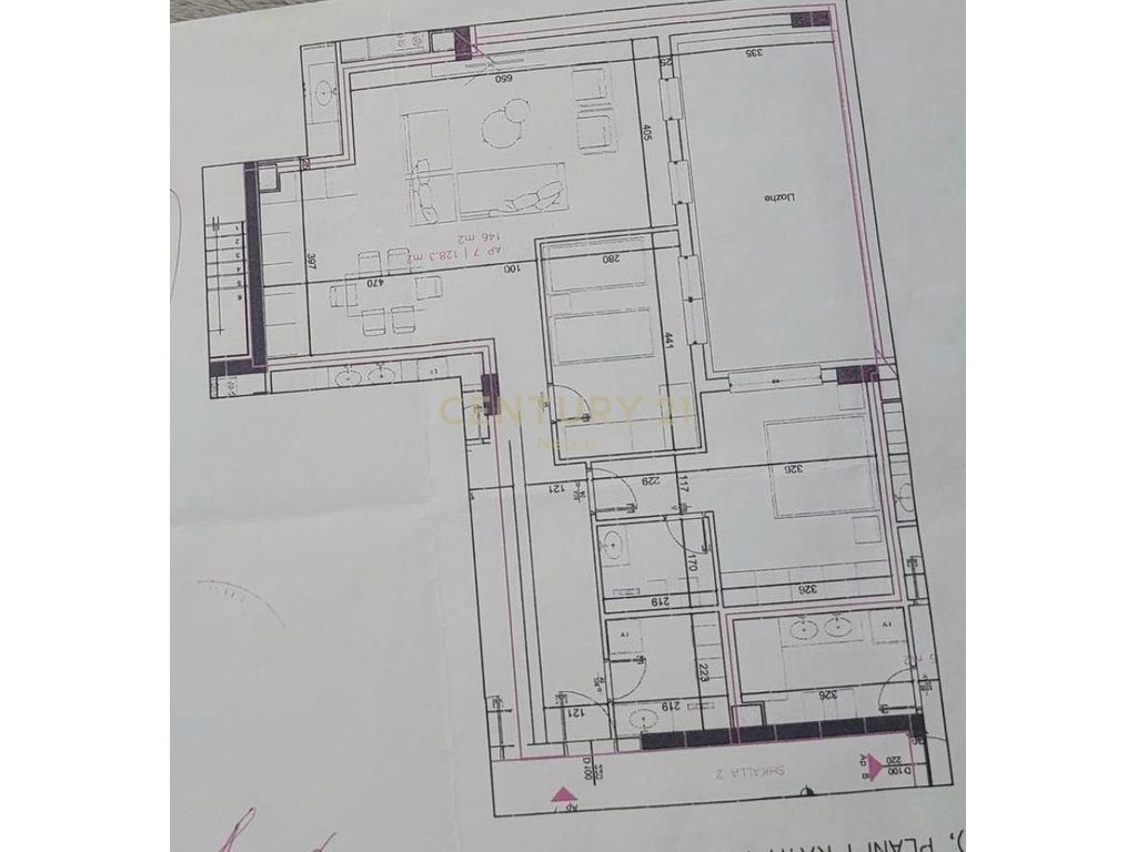 Shitet Apartament 2+1 tek Rruga e Elbasanit prane Restorant Xibraku!