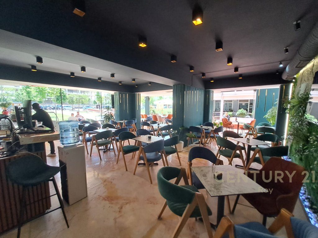 Shitet Lokal te Lulishtja e Stacionit te Trenit Durres!!