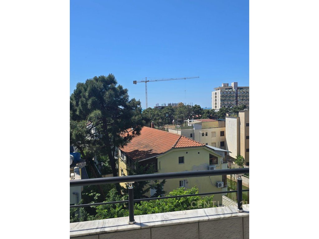 SHITET APARTAMENT 1+1 ME VERANDE NE GOLEM!!!
