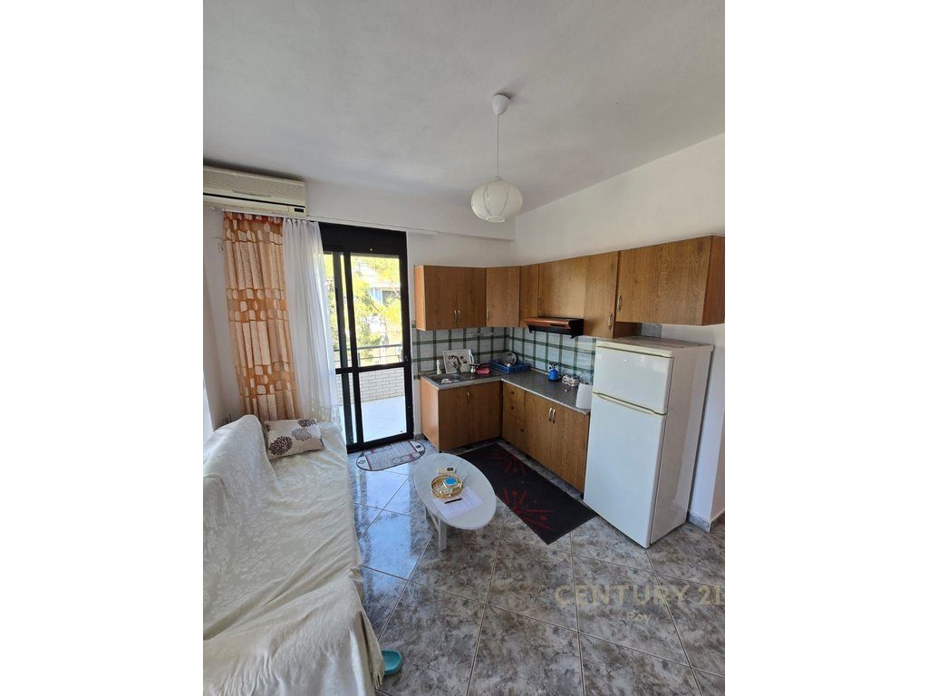 SHITET APARTAMENT 1+1 ME VERANDE NE GOLEM!!!