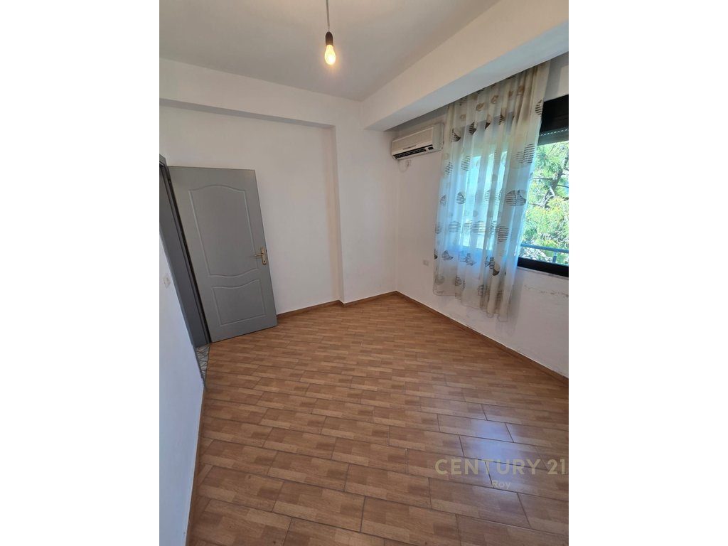 SHITET APARTAMENT 1+1 ME VERANDE NE GOLEM!!!