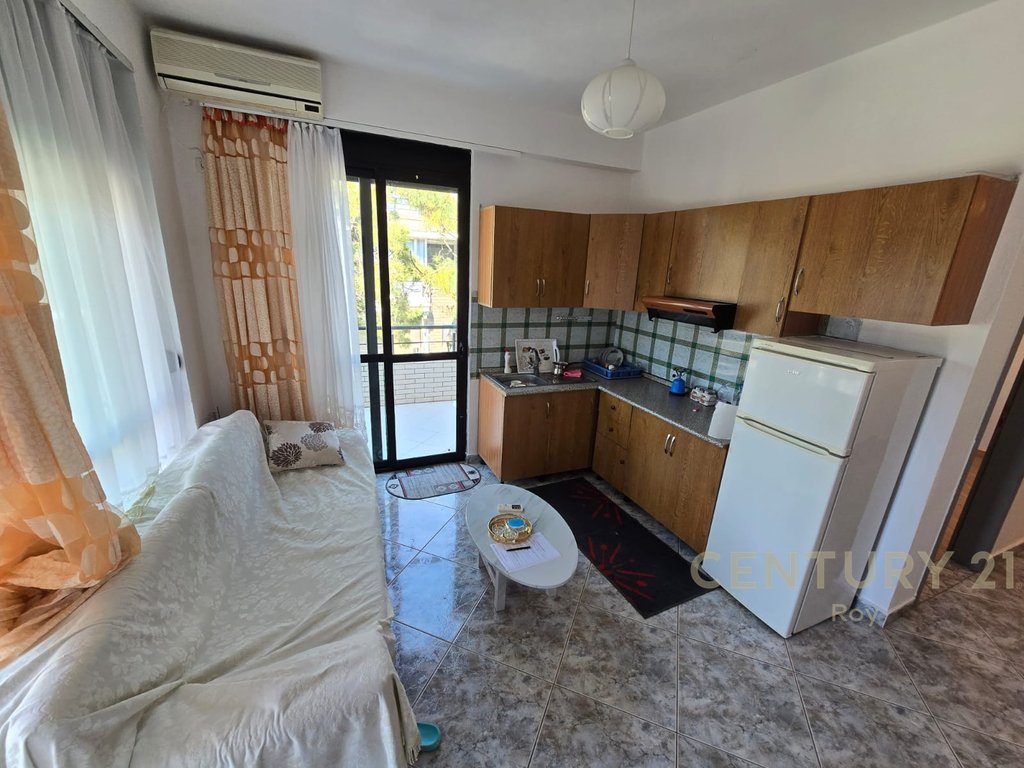 SHITET APARTAMENT 1+1 ME VERANDE NE GOLEM!!!
