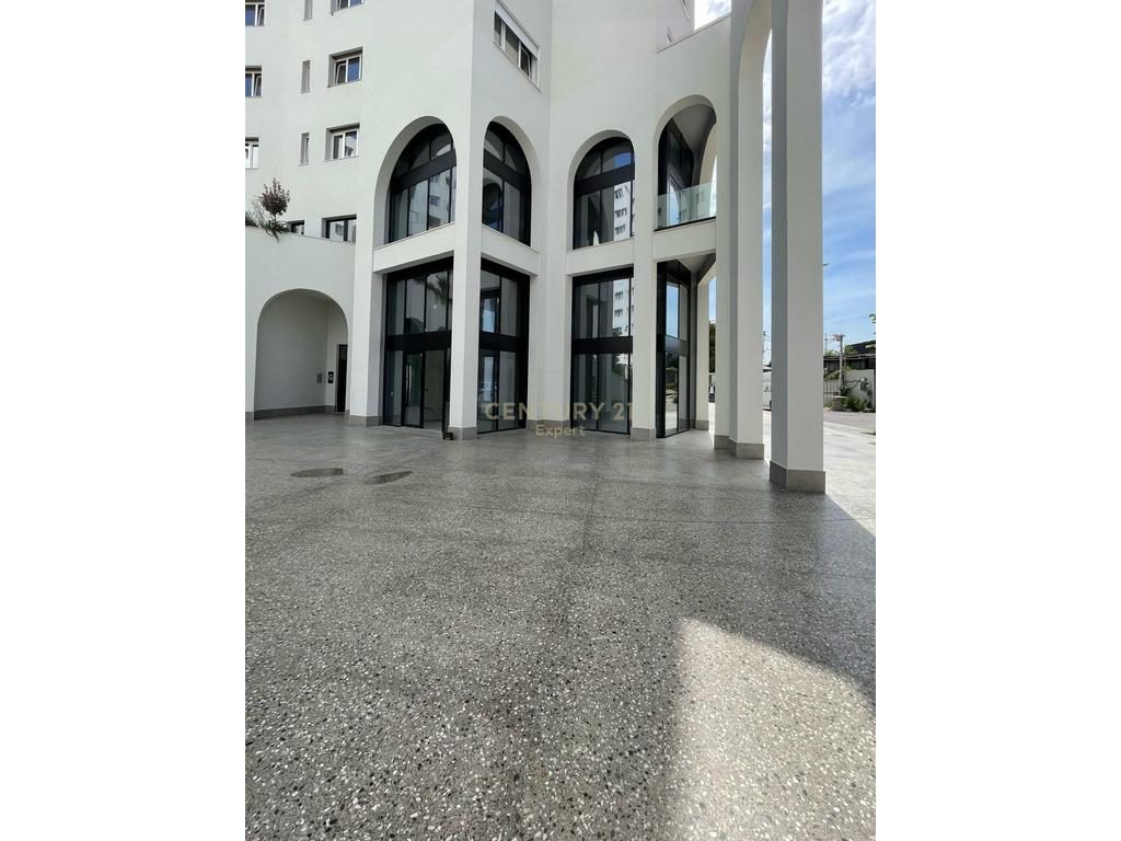 NJESI KOMERCIALE PER QIRA NE RIVER RESIDENCE !!