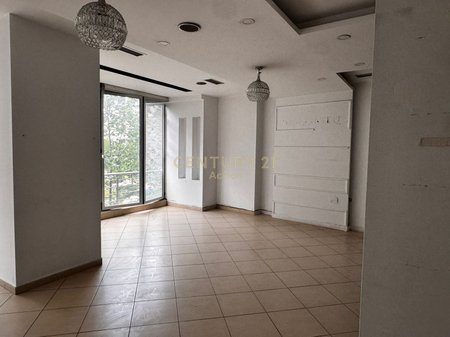 NJESI KOMERCIALE PER QIRA NE RIVER RESIDENCE !!