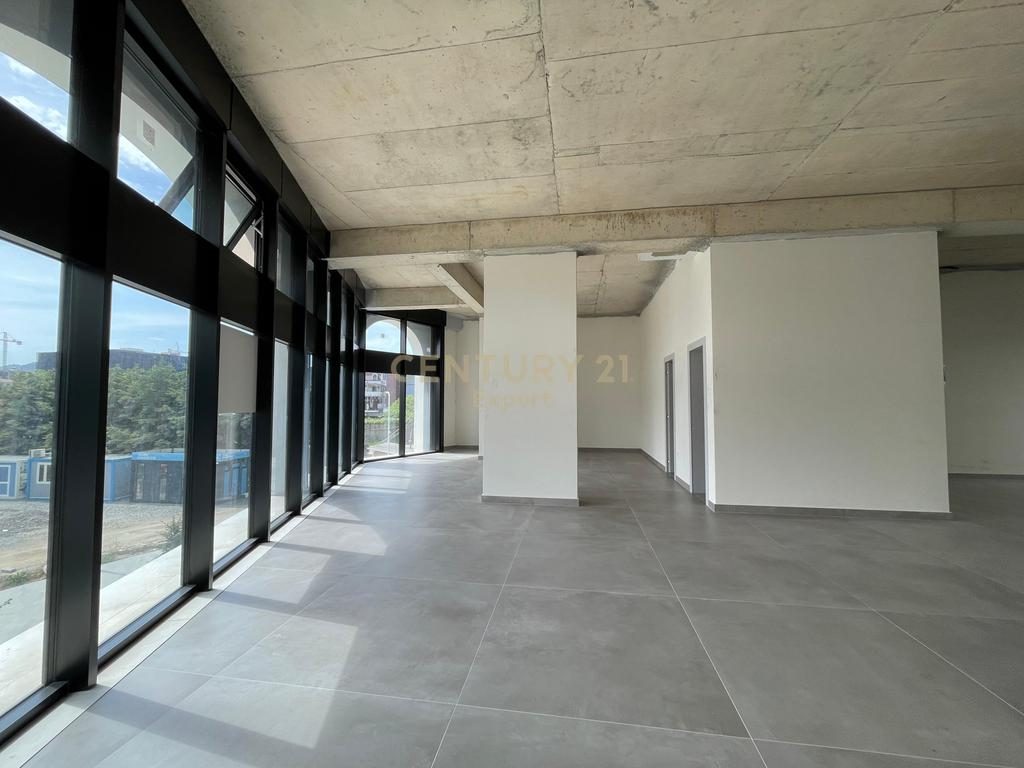 NJESI KOMERCIALE PER QIRA NE RIVER RESIDENCE !!