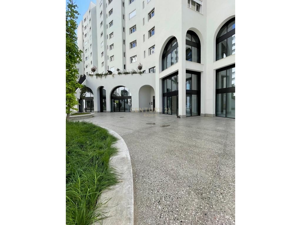 NJESI KOMERCIALE PER QIRA NE RIVER RESIDENCE !!