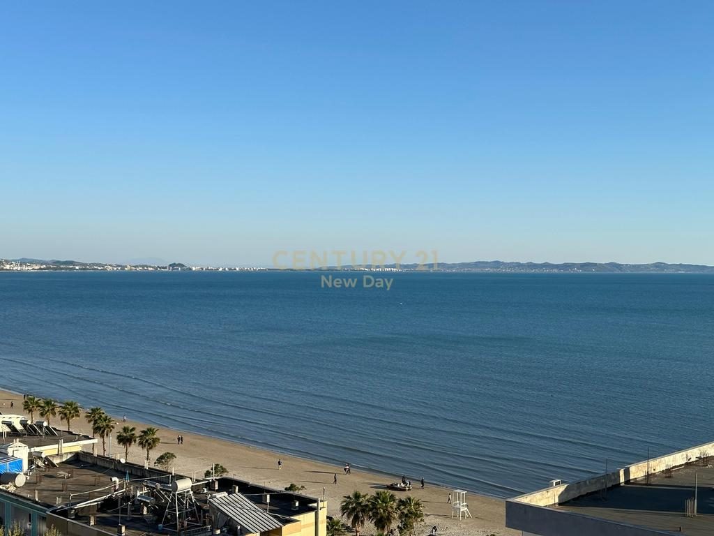 Shitet Apartament + Garazh me pamje deti Plazh, Durrës - 250,000€